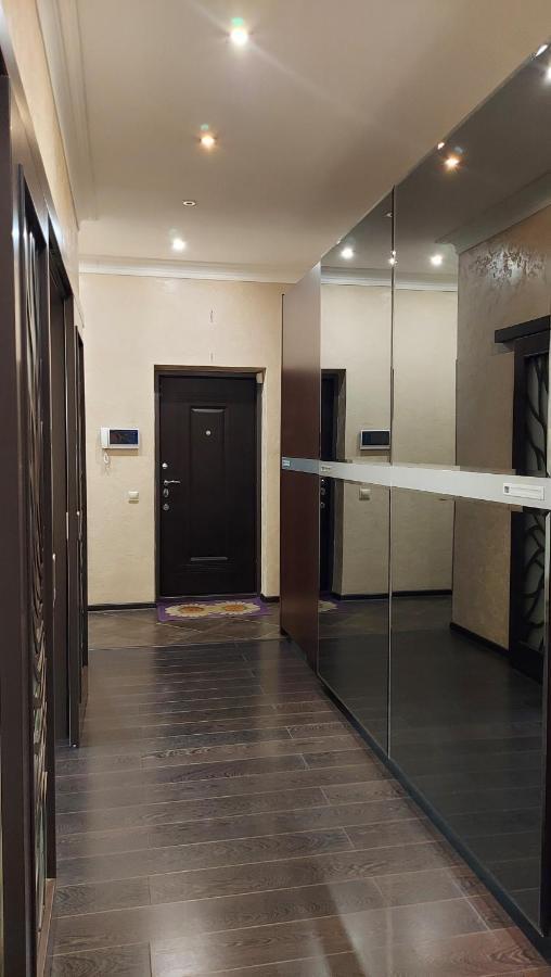 Просторі Апартаменти Kyiv Exterior photo